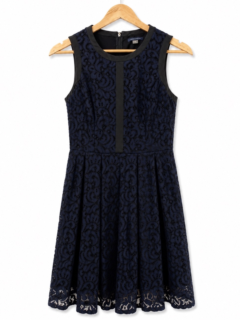 Tommy Hilfiger Navy Lace  Dress Size 6 Sleeveless Cocktail Classic Timeless
